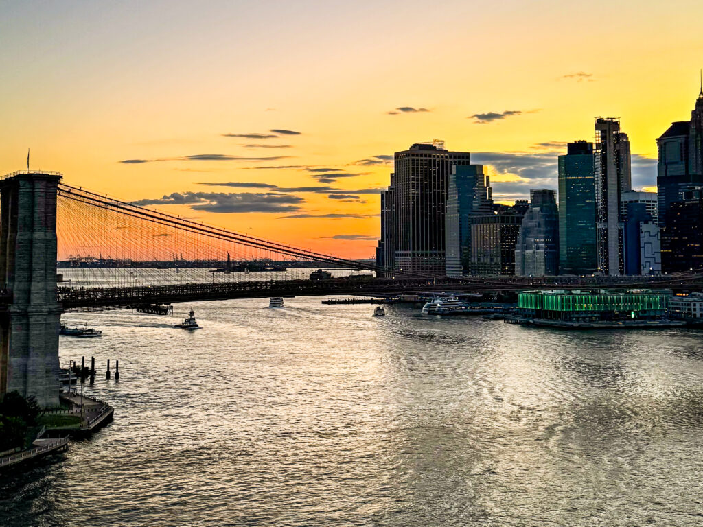 brooklyn bridge golden hour