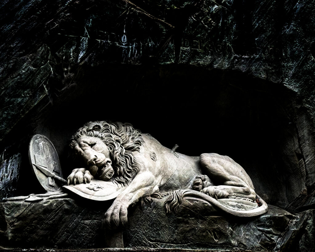 lion of lucerne b&w