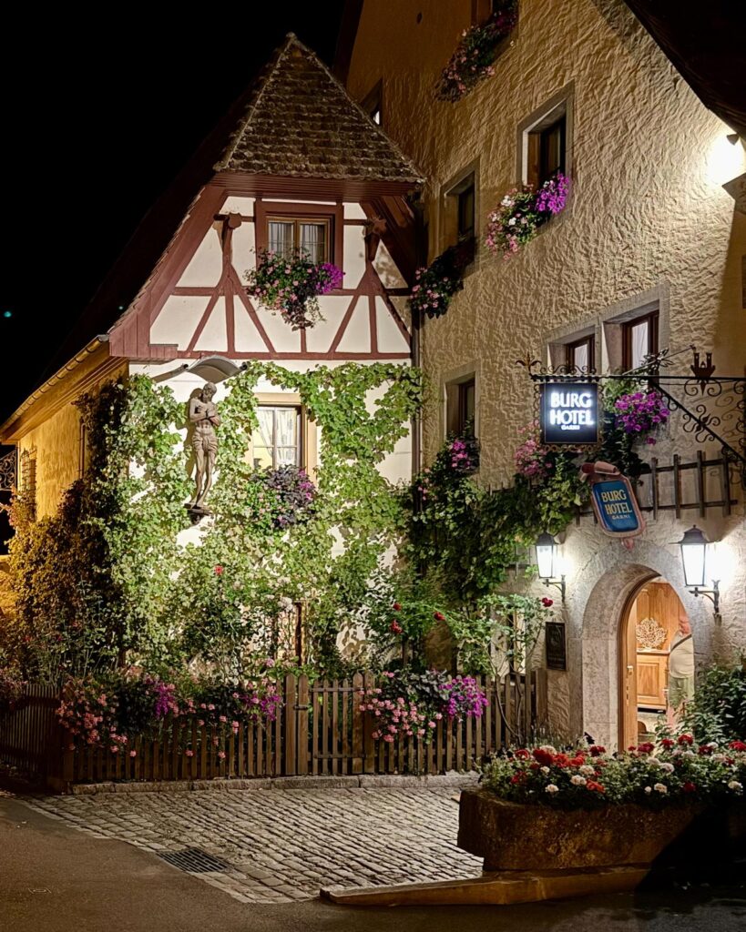 rothenburg — burg hotel at night