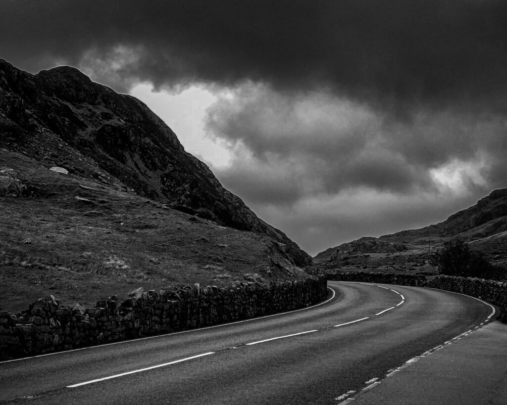 mountain curve mountain curve